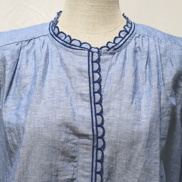 Ann Taylor NWT Chambray Popover with Scallop Trim Size MP - Picture 6 of 12